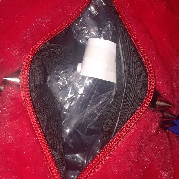 -MOOD- "BRAT BAG" LIMITED EDITION RED FUZZY DEMON PURSE WITH CHAIN STRAP - Picture 4 of 5
